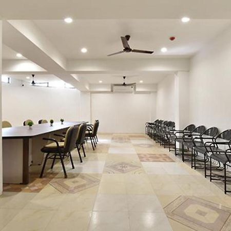 Fabhotel Siddharth Corporate - Vavol, גנדהינאגר מראה חיצוני תמונה