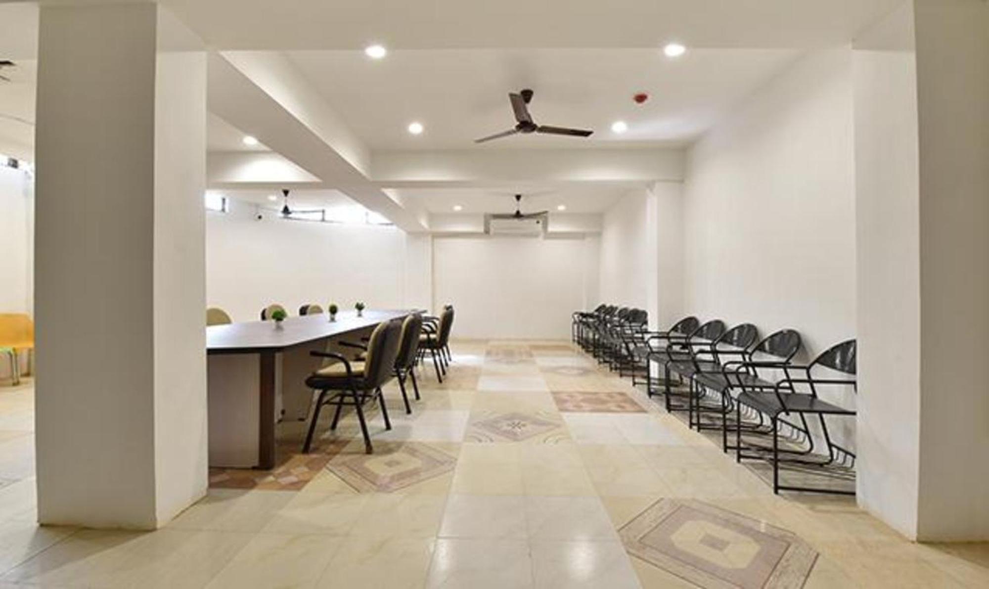 Fabhotel Siddharth Corporate - Vavol, גנדהינאגר מראה חיצוני תמונה