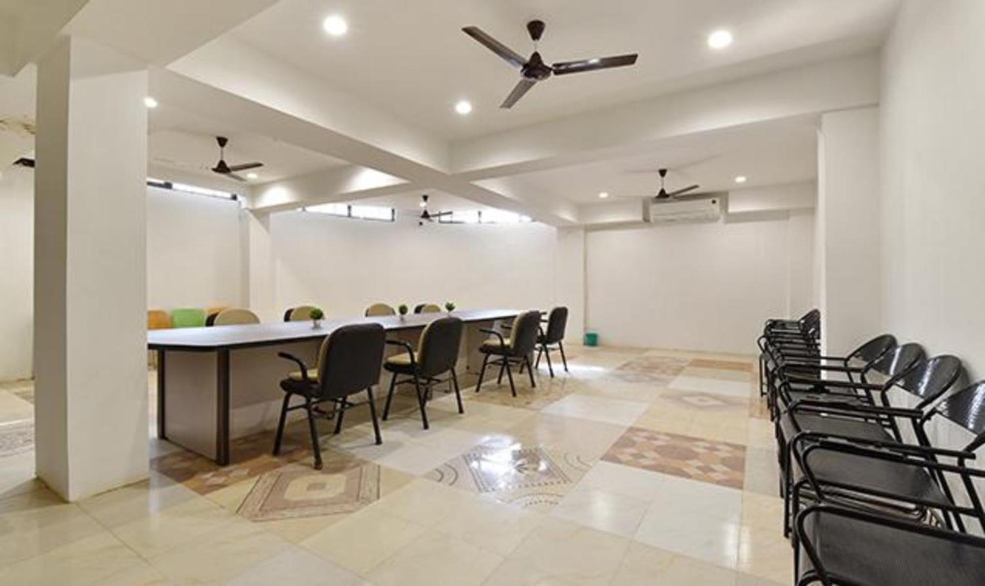 Fabhotel Siddharth Corporate - Vavol, גנדהינאגר מראה חיצוני תמונה