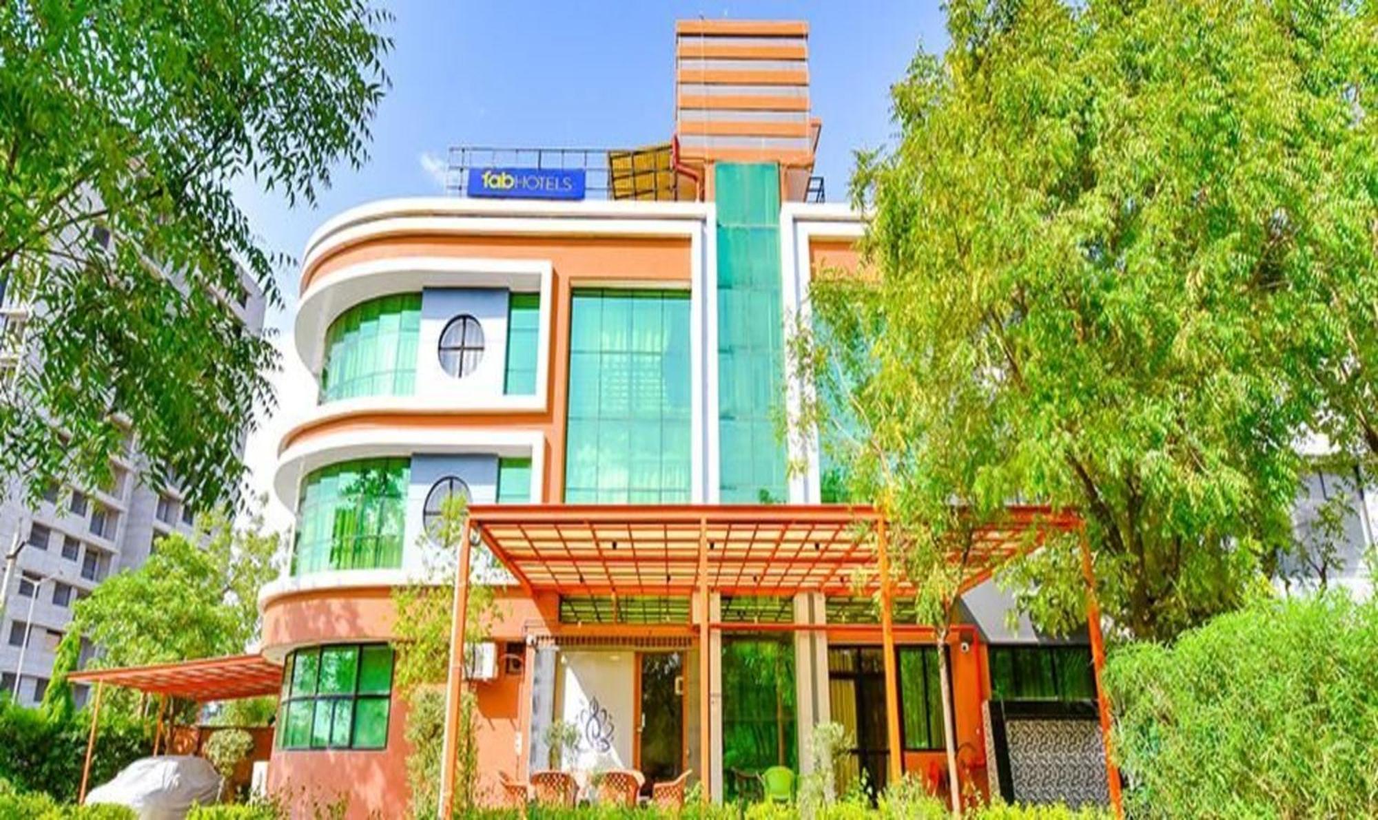 Fabhotel Siddharth Corporate - Vavol, גנדהינאגר מראה חיצוני תמונה
